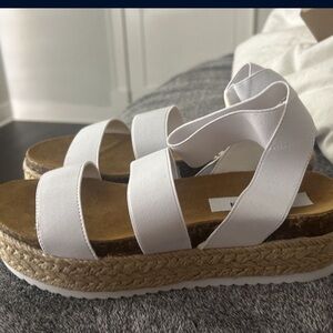 kimme sandals steve madden white never worn before